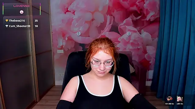 AngelinaLow's cam snapshot