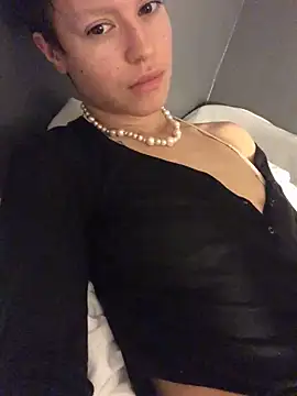 YoungDutchRuby's cam snapshot