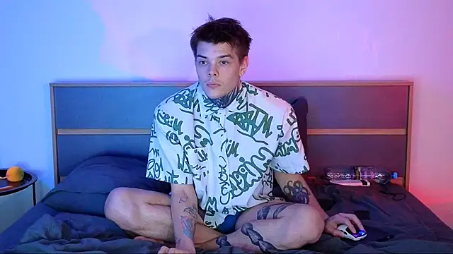 DENIS_HERE's cam snapshot