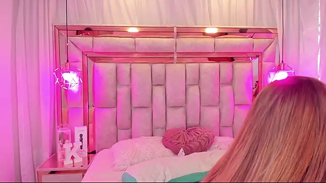 Katalina_Evans's cam snapshot