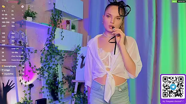 JulieLupo's cam snapshot