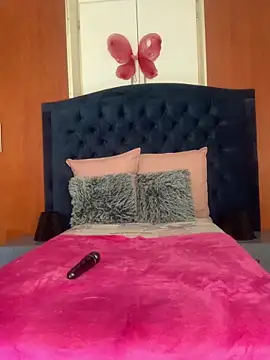 VeryGoodBadGirl1's cam snapshot