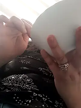 Naomy_Gomez_'s cam snapshot