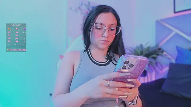 lucy_neil's cam snapshot