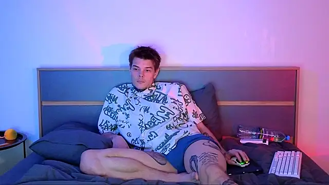 DENIS_HERE's cam snapshot