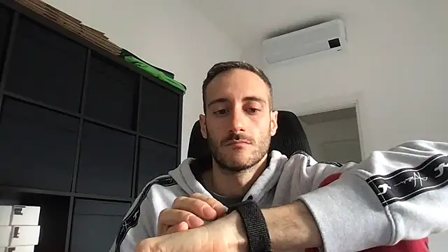 LukaShyGuy's cam snapshot