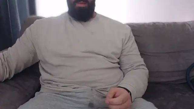 hugemachohandsome's cam snapshot