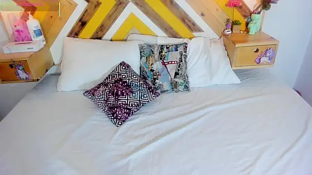 SoleneFontaine's cam snapshot