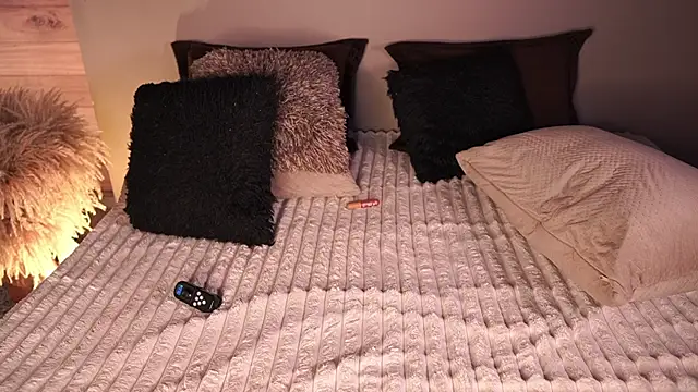 IzzyWild's cam snapshot