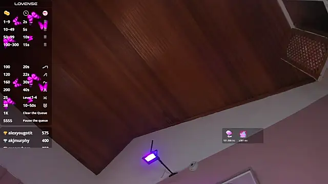 elodie_walker's cam snapshot