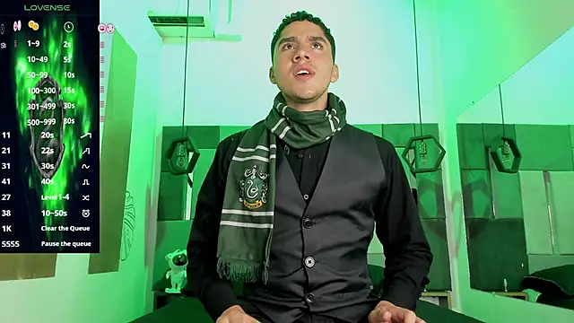 LiamNovak live sex cam