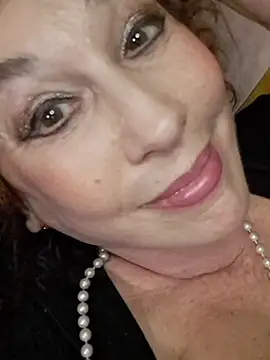 GypsyEsmeralda's cam snapshot