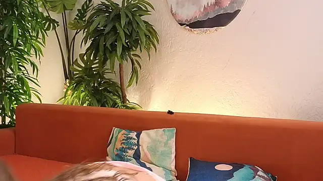 AliciaMellow live sex cam