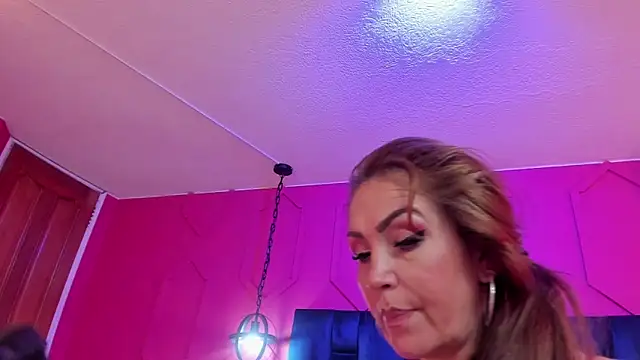 chantall1375's cam snapshot