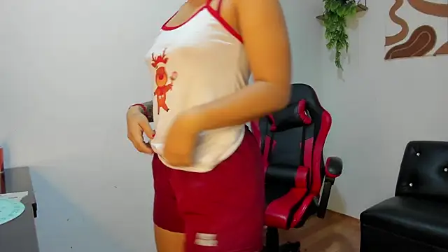 Carolina-petite live sex cam