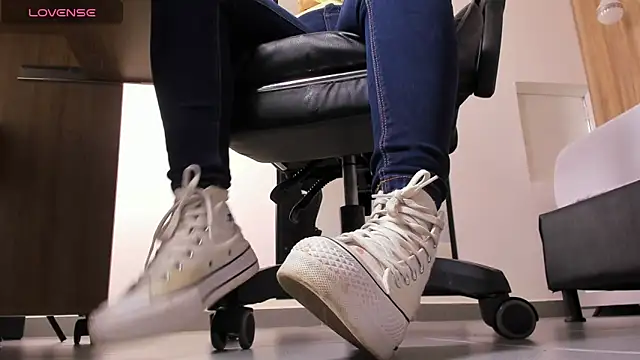 alma_fenix's cam snapshot