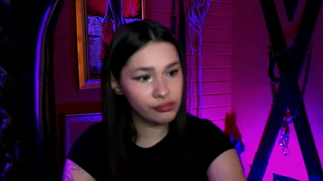 KimClarks_'s cam snapshot