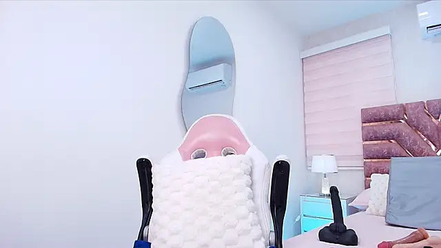 emma_madi's cam snapshot