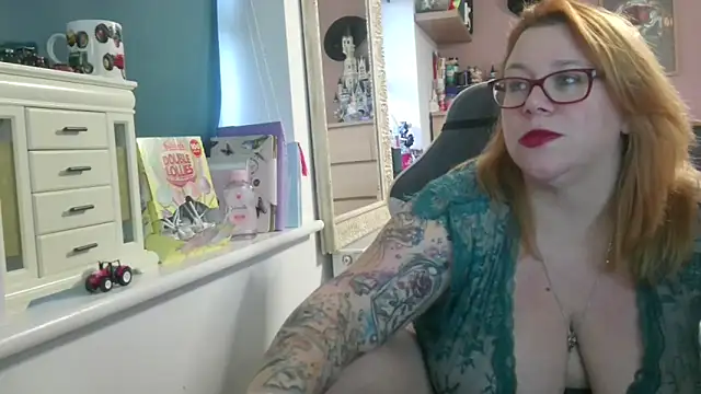 NikiDeeOfficial's cam snapshot