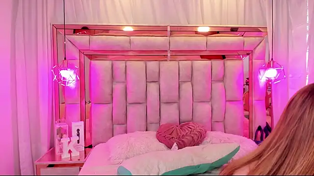 Katalina_Evans's cam snapshot