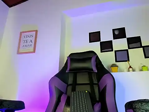 _Noa_Smith_ live sex cam