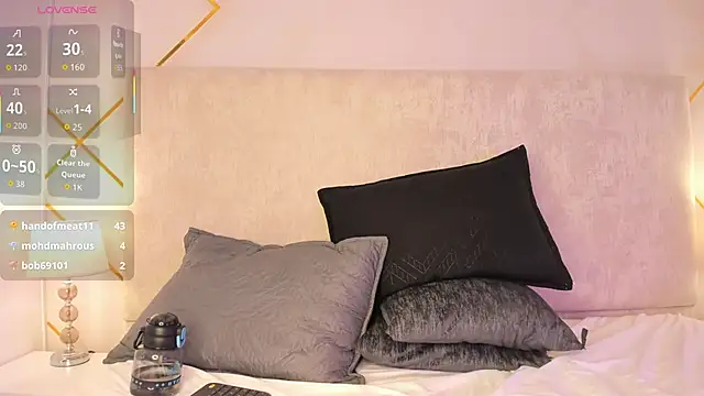 Lilith_Blaze_'s cam snapshot