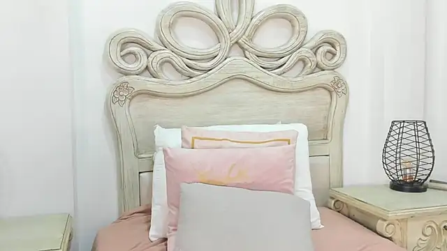 michell_blakke's cam snapshot