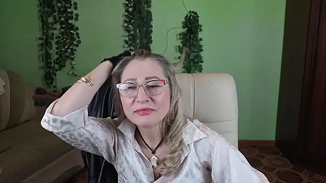 Habibi_Honeyy's cam snapshot