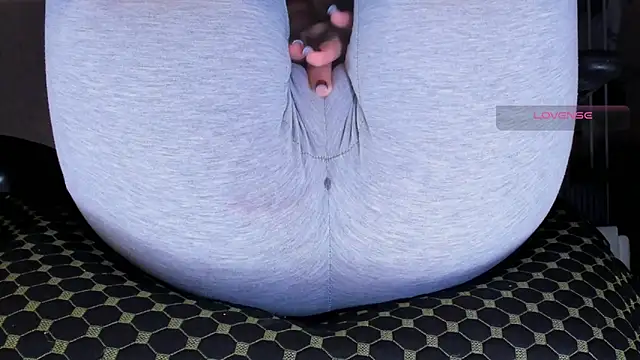 Cameltoe_squirt_inPants's cam snapshot