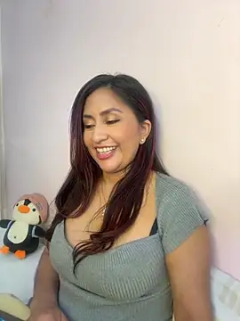 MonicaMoret live sex cam