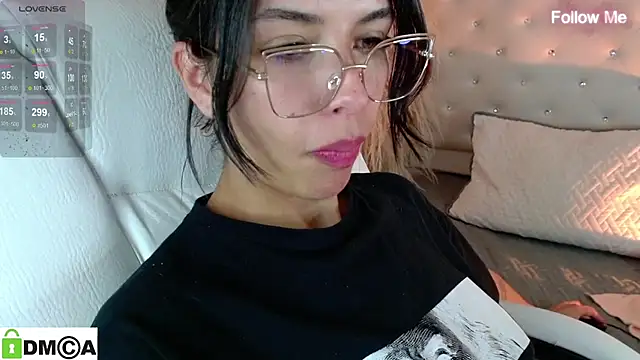 zoe_sexy_latin_19's cam snapshot