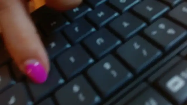 Heidy_Wells's cam snapshot