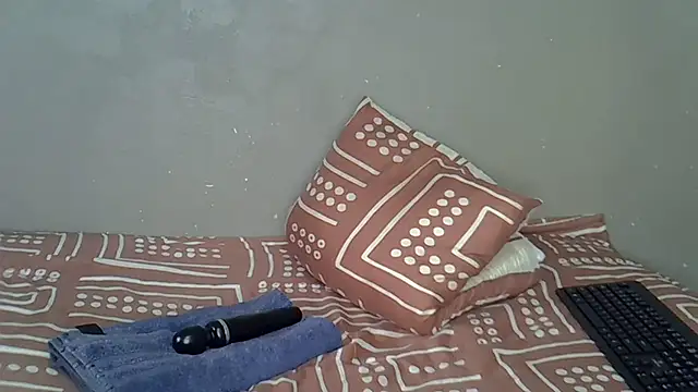 Bellabootie's cam snapshot