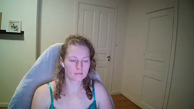 Girlnina-1995's cam snapshot