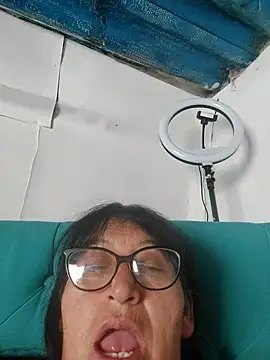 clarita_01's cam snapshot