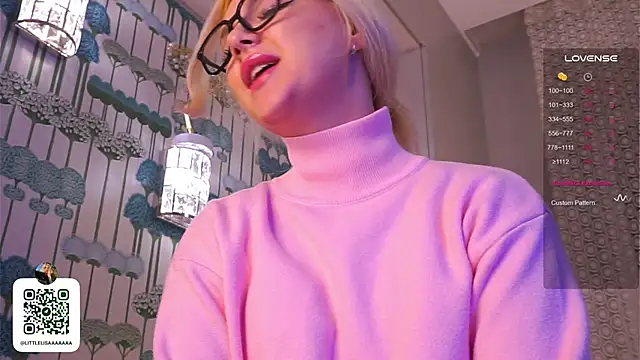 ElizzaBed live sex cam