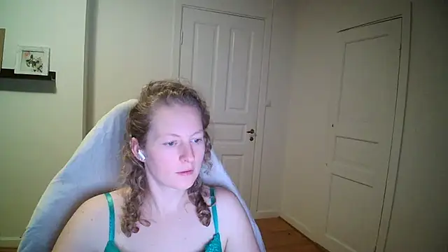 Girlnina-1995's cam snapshot