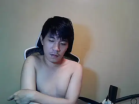 asian_guy_69's cam snapshot