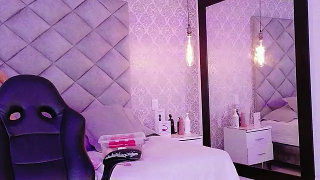 CARO_ADAMS1's cam snapshot