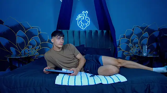 AlessioVitale's cam snapshot