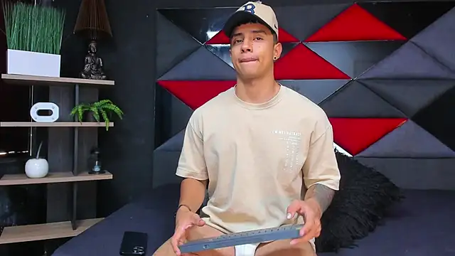 jaze_bradley's cam snapshot