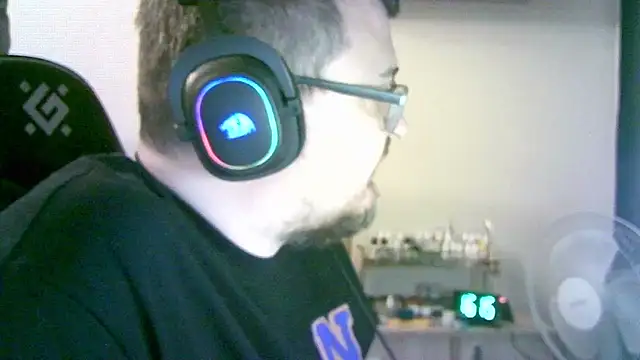 SirAbuser's cam snapshot