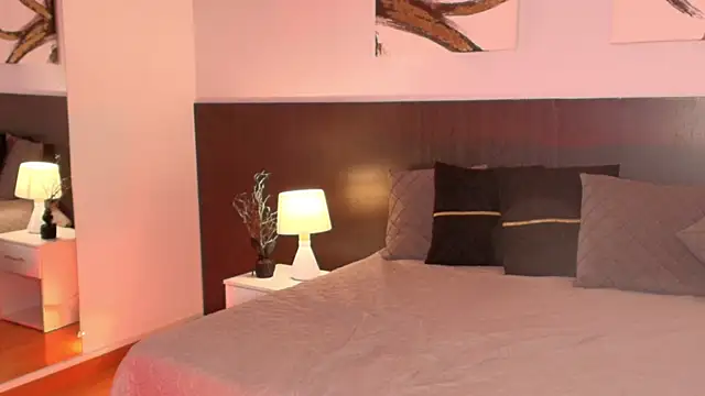 ViennaMilf's cam snapshot