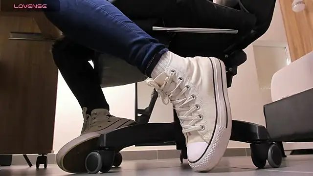 alma_fenix's cam snapshot