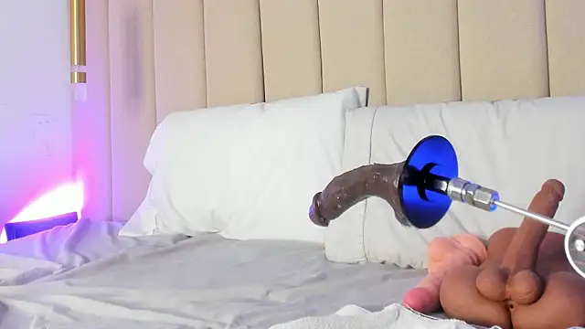 miamonroee_'s cam snapshot