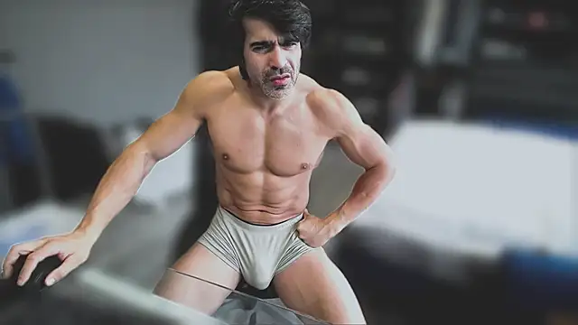 latinoo23bom's cam snapshot