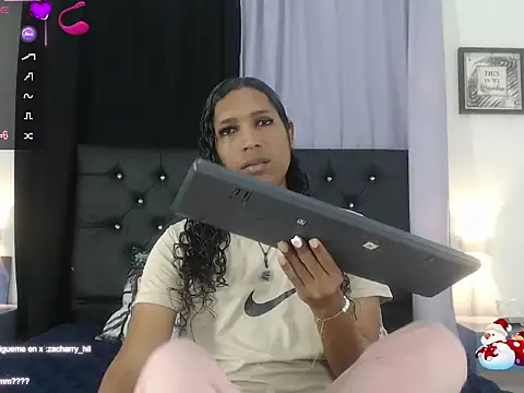 MiaCoock's cam snapshot