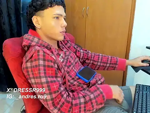 secret_justin7's cam snapshot