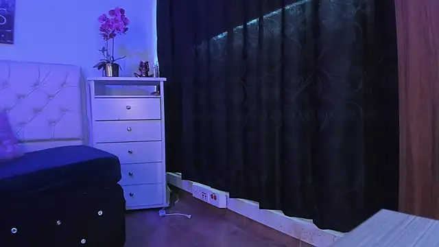 Amy_Kiitty_'s cam snapshot