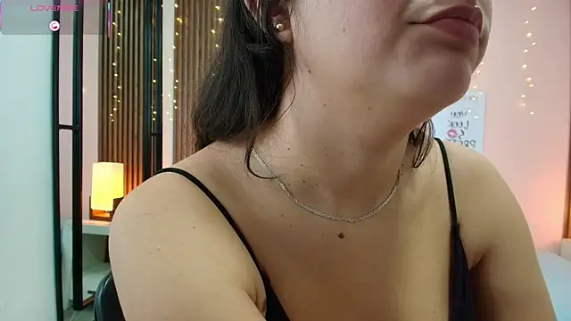 alina_martinelli's cam snapshot